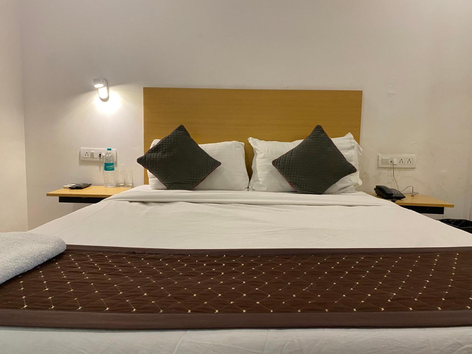 Qotel Hotel Ip Residency East Delhi Preet Vihar New Delhi Eksteriør bilde